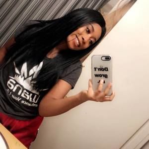 Meet your Posher, Alexis